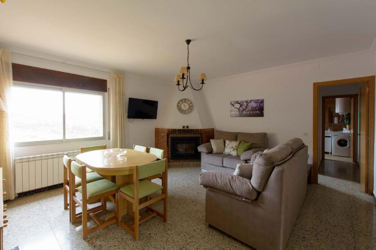 Apartaments La Pertusa 2O Corca  ภายนอก รูปภาพ