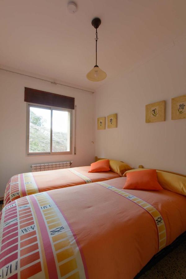 Apartaments La Pertusa 2O Corca  ภายนอก รูปภาพ