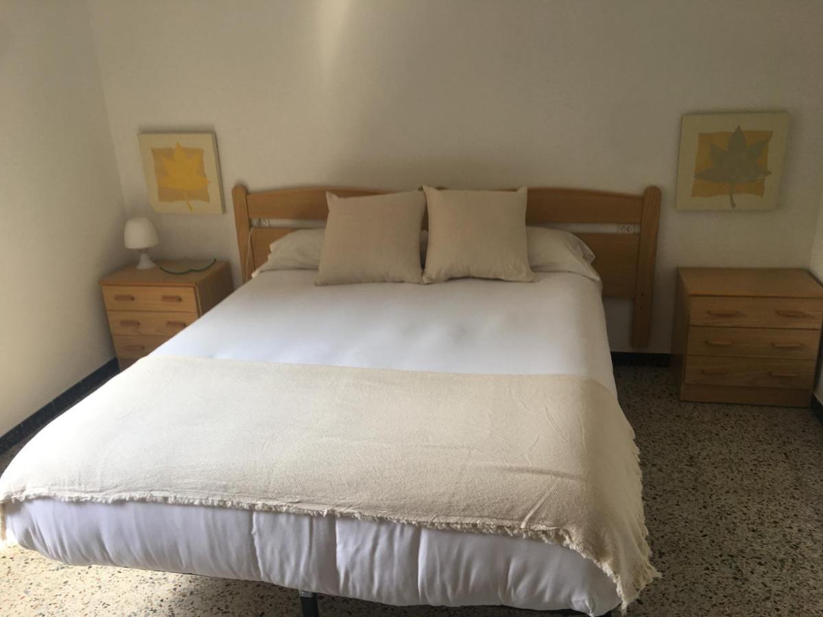 Apartaments La Pertusa 2O Corca  ภายนอก รูปภาพ