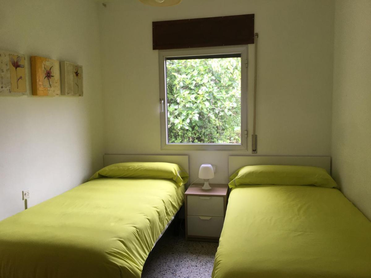 Apartaments La Pertusa 2O Corca  ภายนอก รูปภาพ