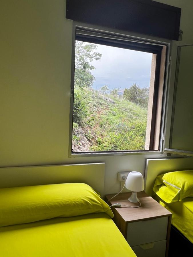Apartaments La Pertusa 2O Corca  ภายนอก รูปภาพ